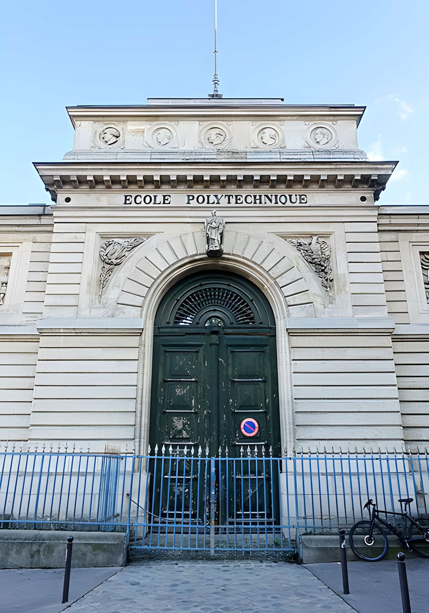 Ecole polytechnique  (Voir aussi : Enceinte de Philippe-Auguste)