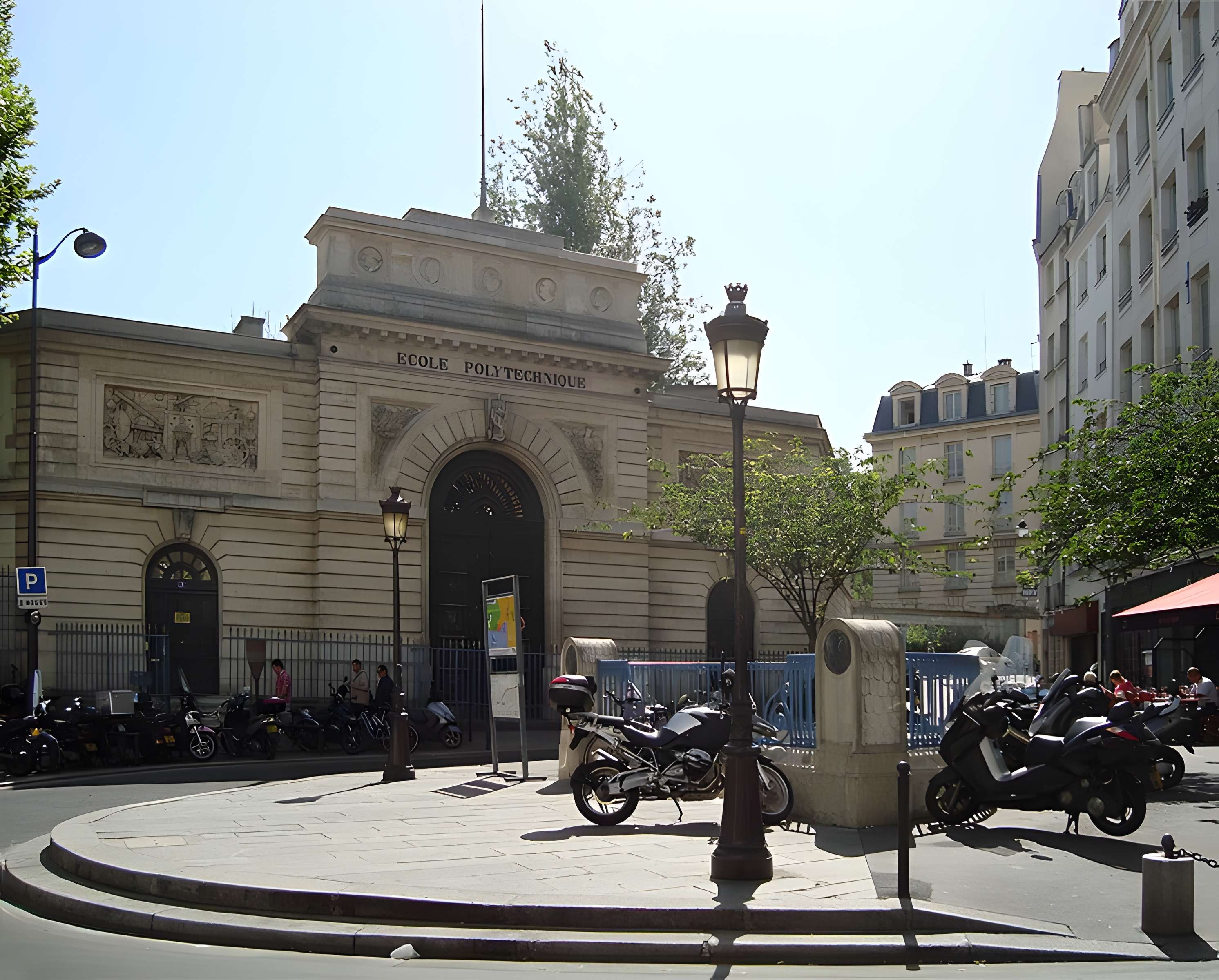 Ecole polytechnique  (Voir aussi : Enceinte de Philippe-Auguste)