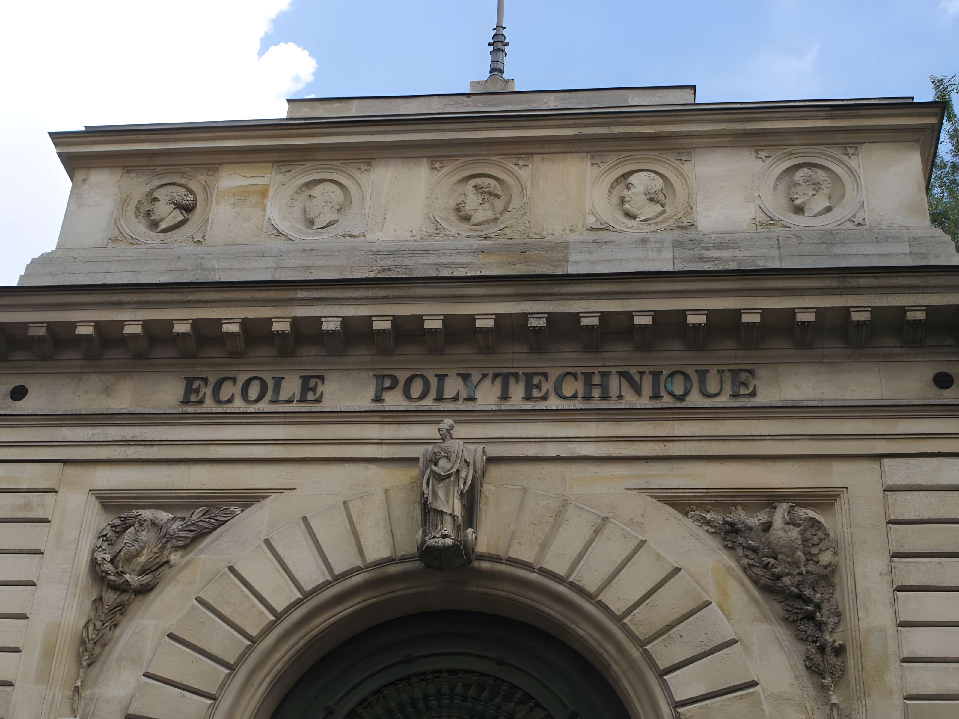 Ecole polytechnique  (Voir aussi : Enceinte de Philippe-Auguste)