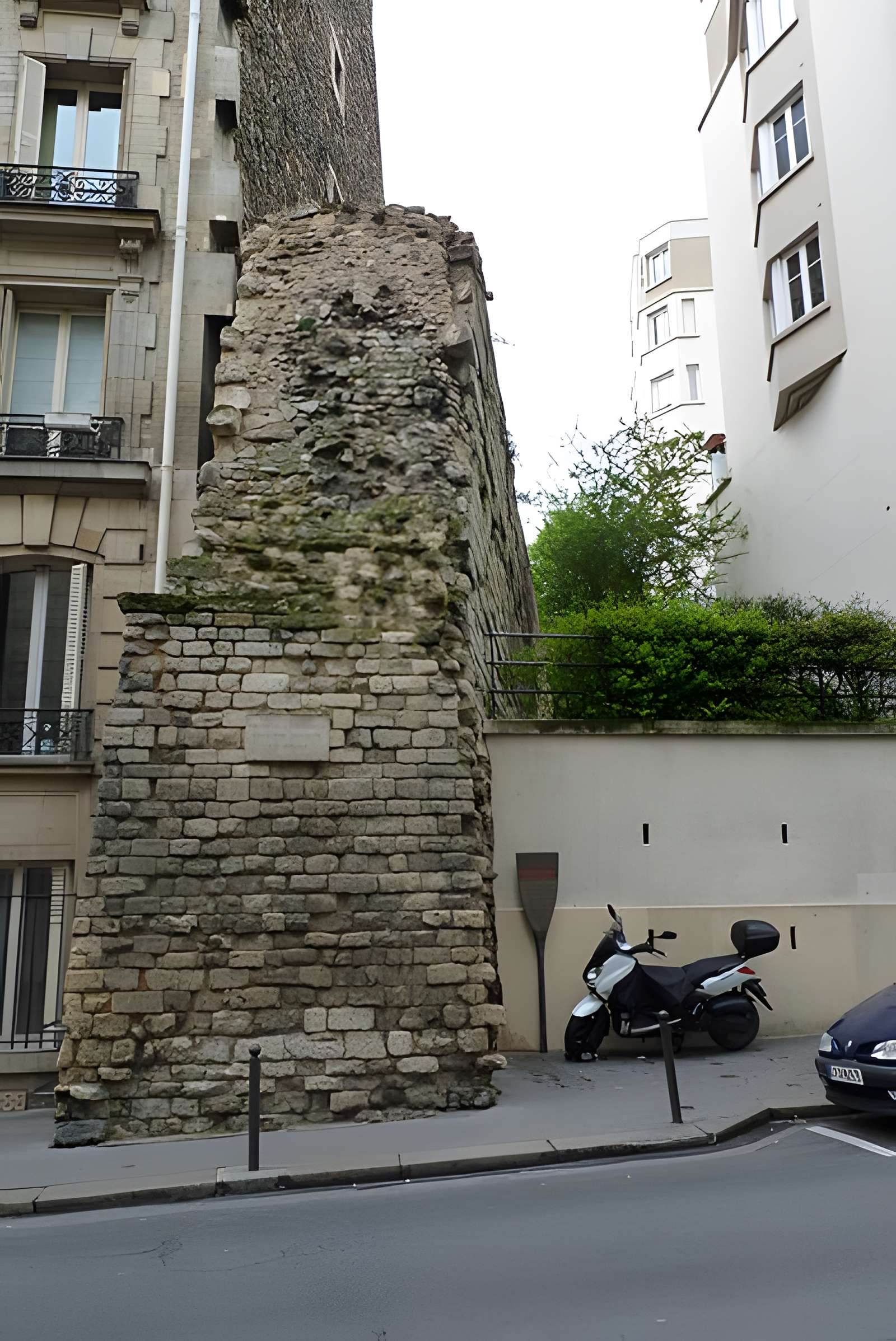 Ecole polytechnique  (Voir aussi : Enceinte de Philippe-Auguste)