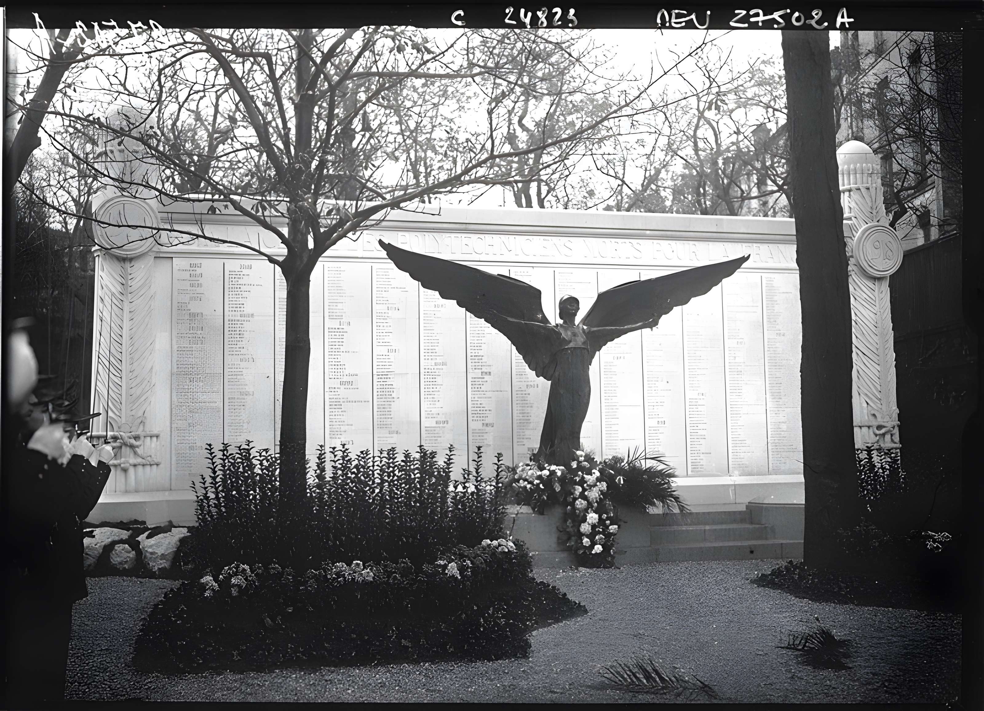 Ecole polytechnique  (Voir aussi : Enceinte de Philippe-Auguste)