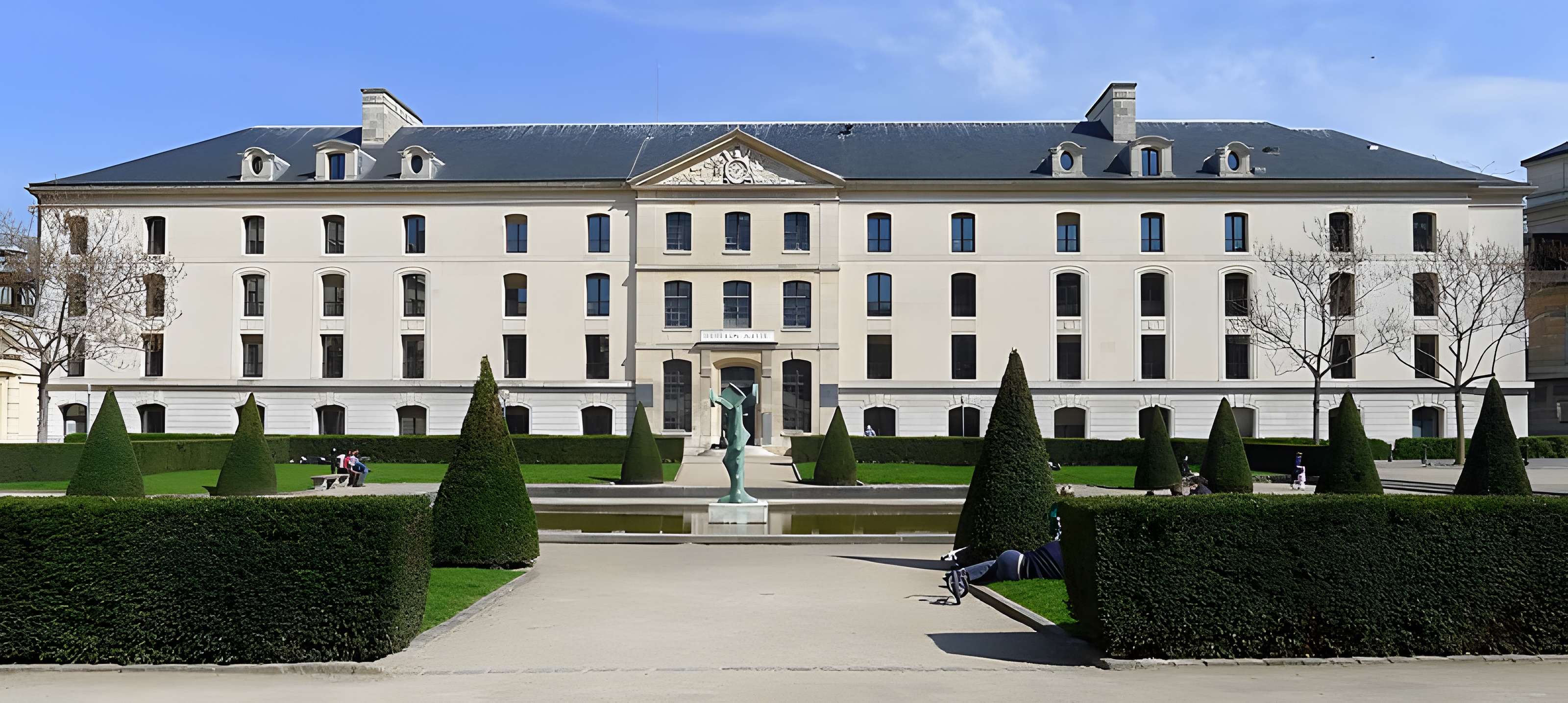 Ecole polytechnique  (Voir aussi : Enceinte de Philippe-Auguste)