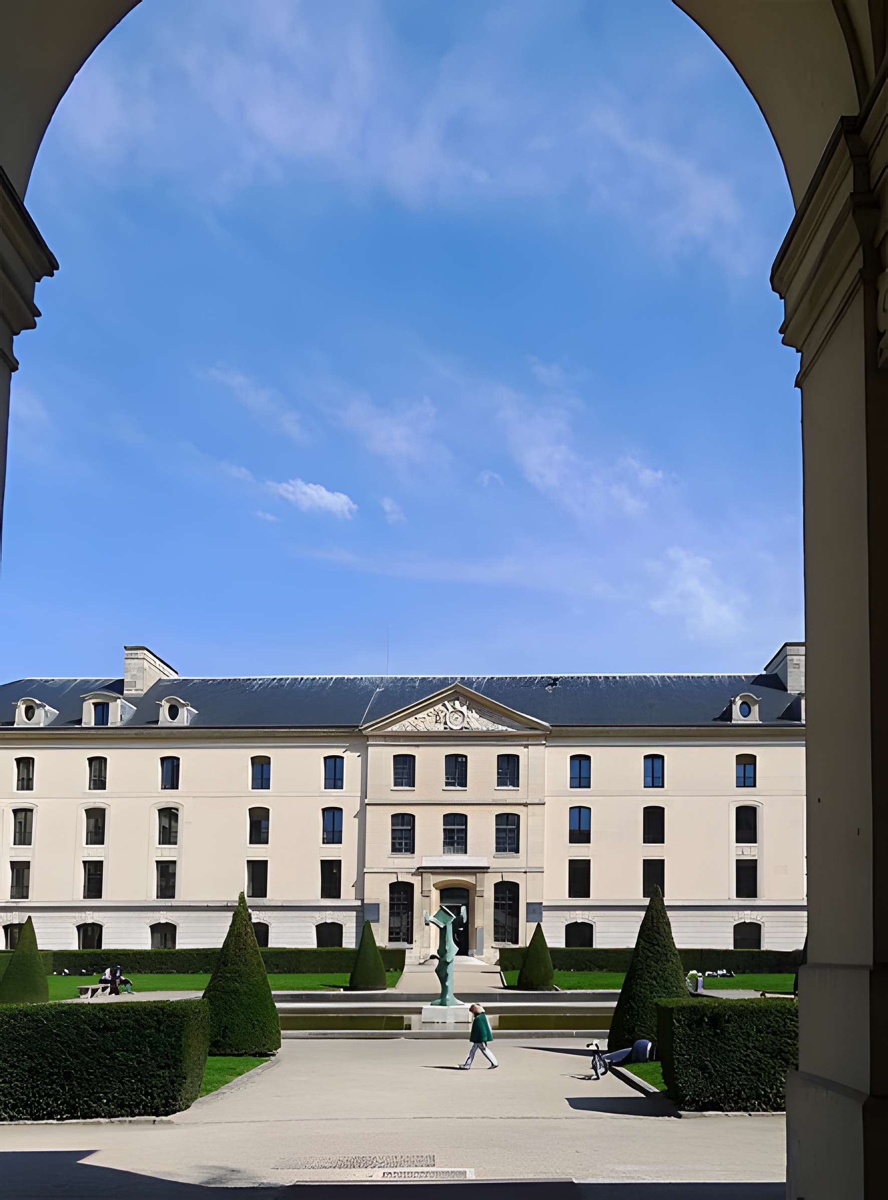 Ecole polytechnique  (Voir aussi : Enceinte de Philippe-Auguste)