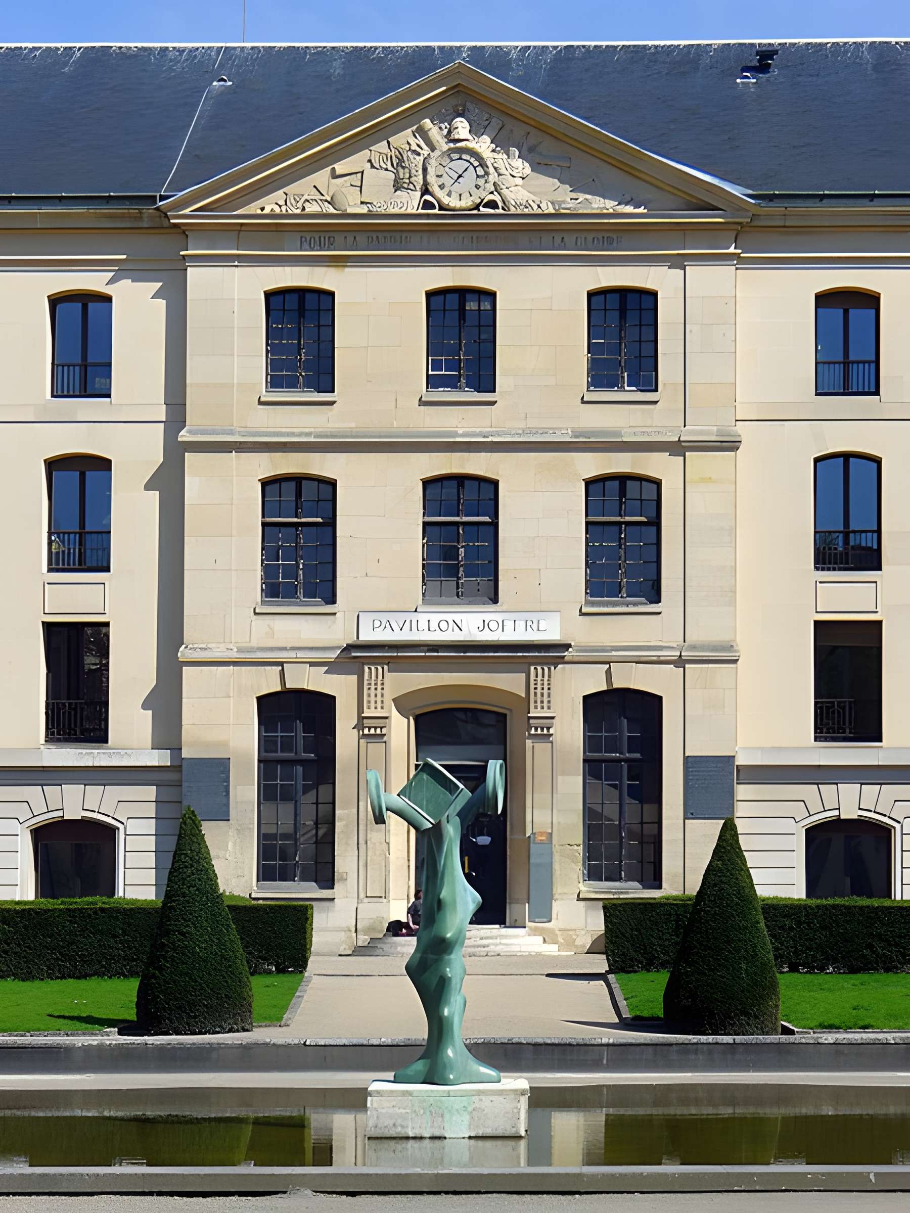 Ecole polytechnique  (Voir aussi : Enceinte de Philippe-Auguste)