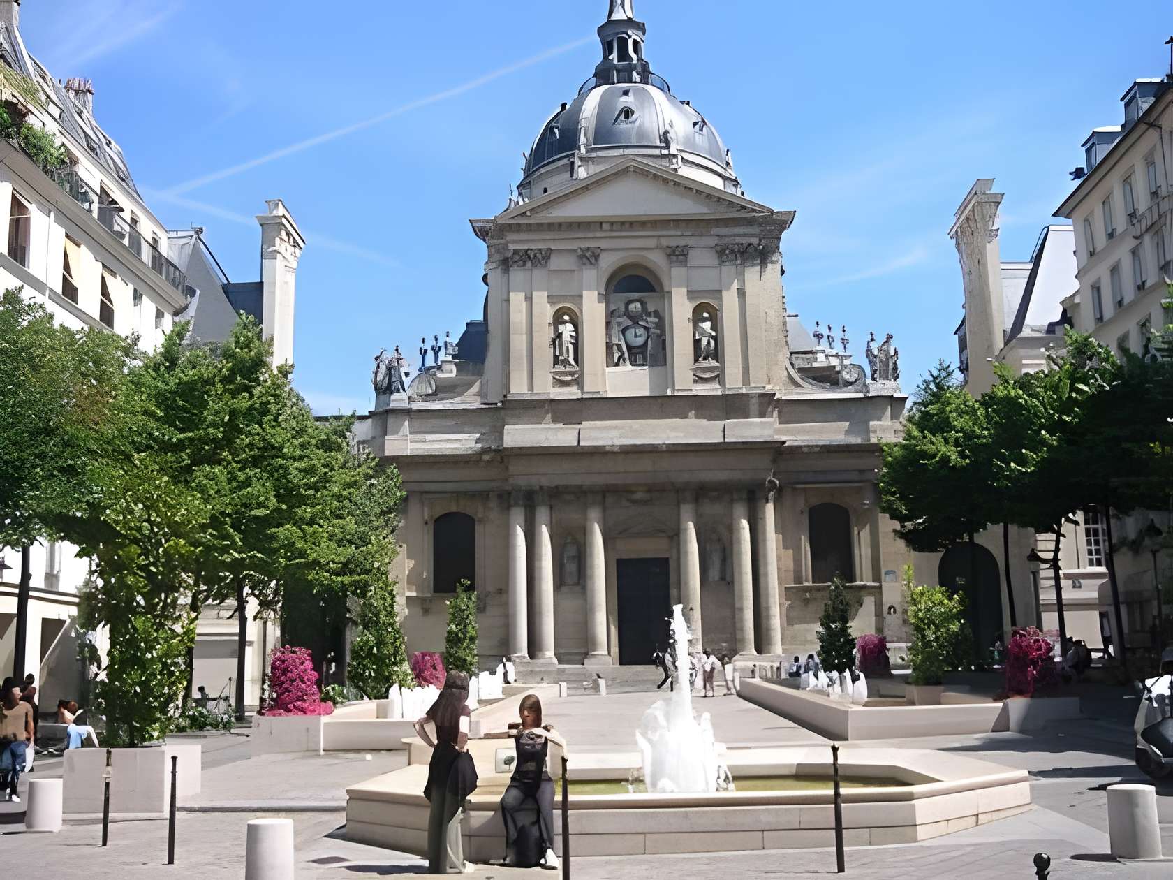 Quartier latin - Paris 5ème . Place et chapelle de la Sorbonne