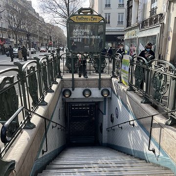 Édicule Guimard de la station Château dEau - Paris 10ème
