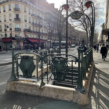 Édicule Guimard de la station Château dEau - Paris 10ème