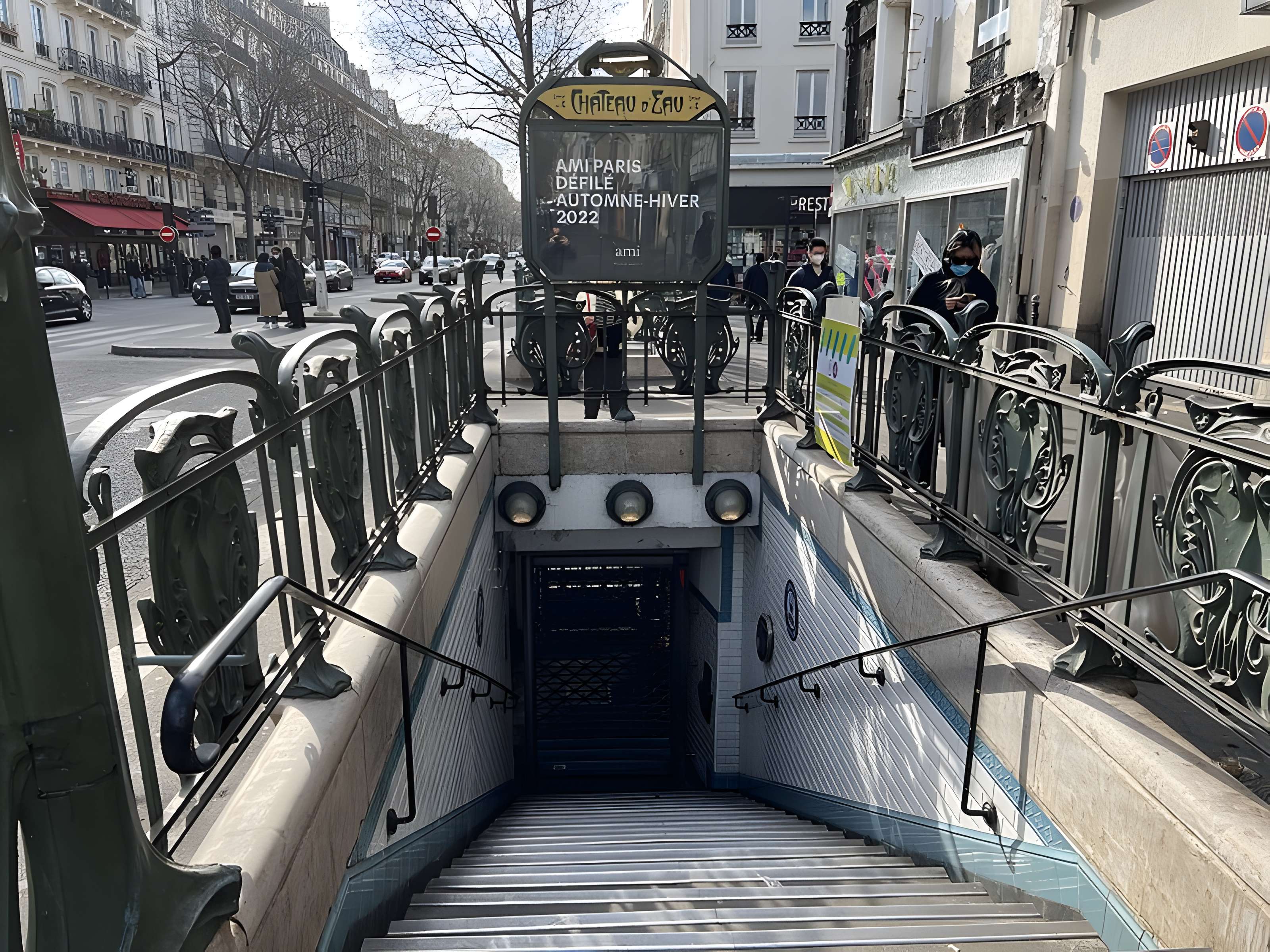 Édicule Guimard de la station Château d'Eau - Paris 10ème