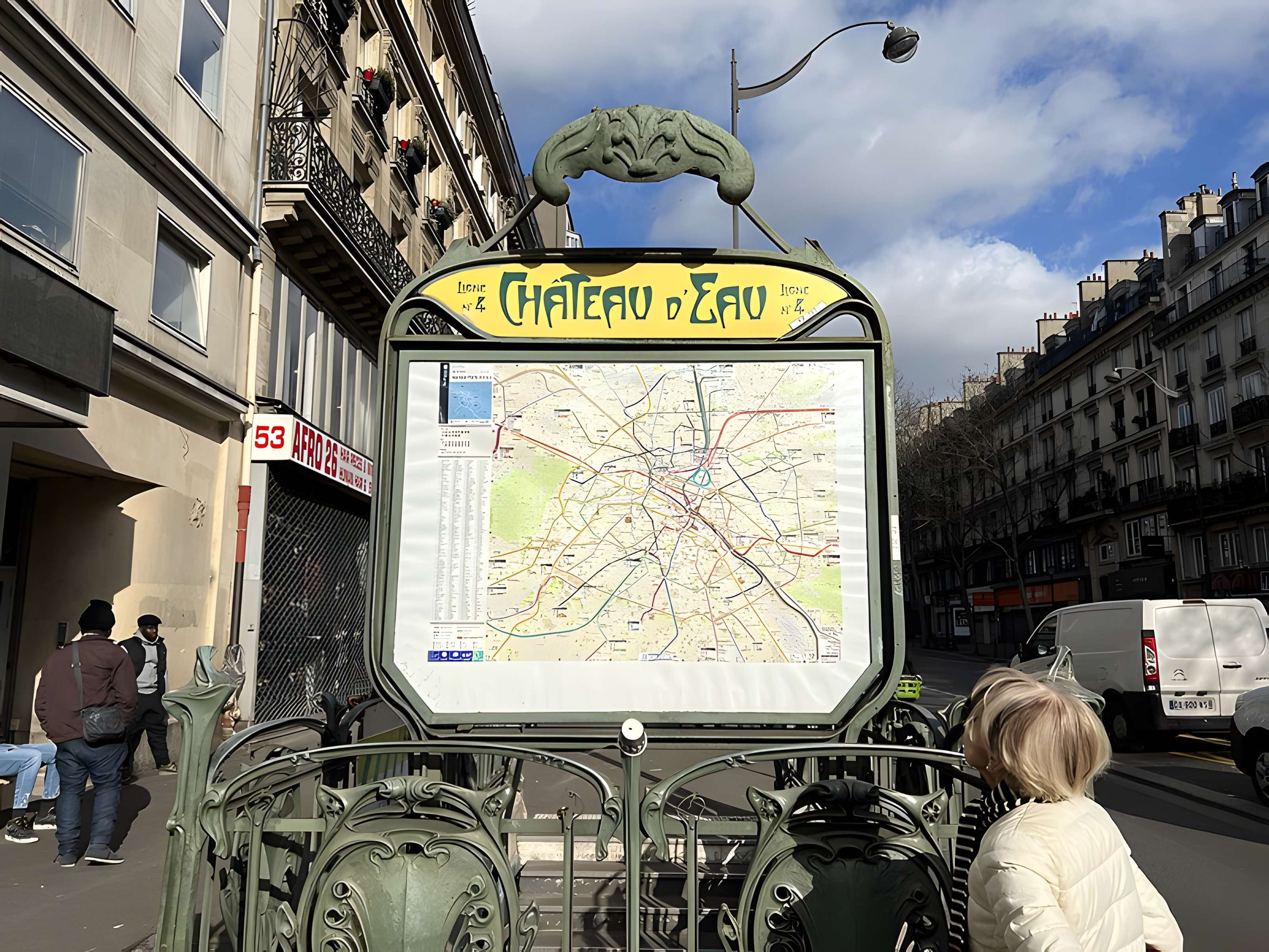Édicule Guimard de la station Château d'Eau - Paris 10ème