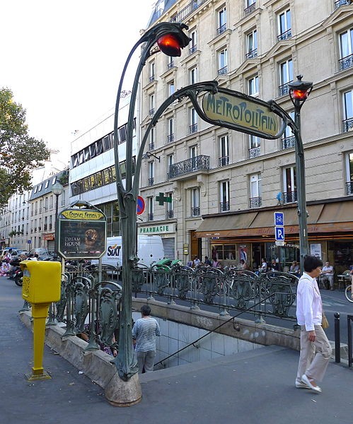 Photo de Édicule Guimard de la station Colonel Fabien - Paris 10ème