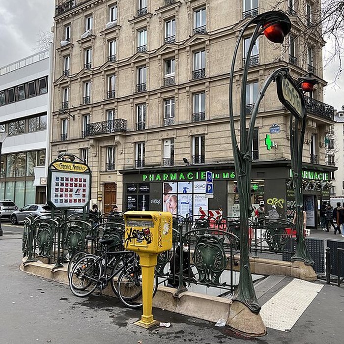 Photo de Édicule Guimard de la station Colonel Fabien - Paris 10ème