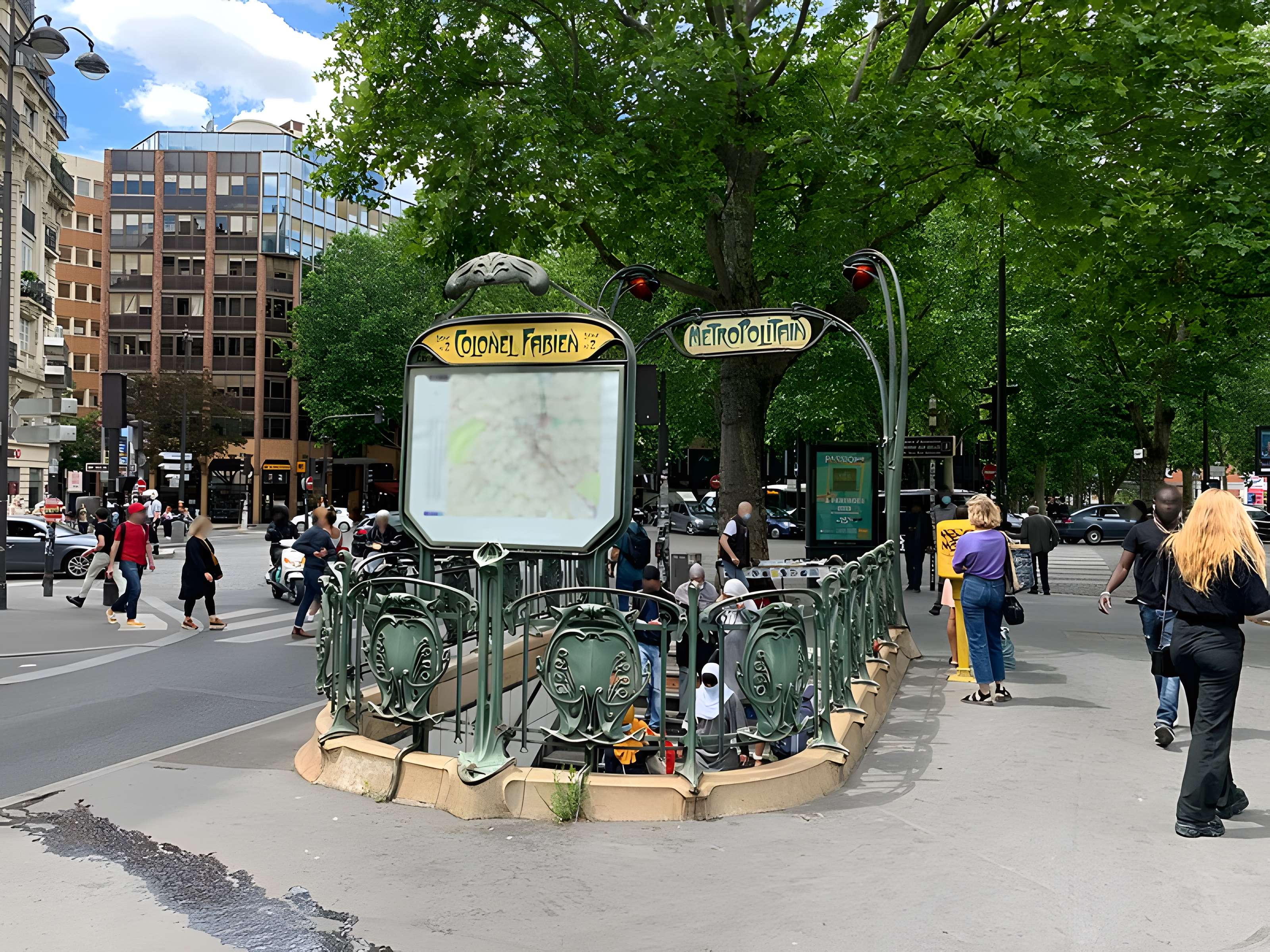 Édicule Guimard de la station Colonel Fabien - Paris 10ème