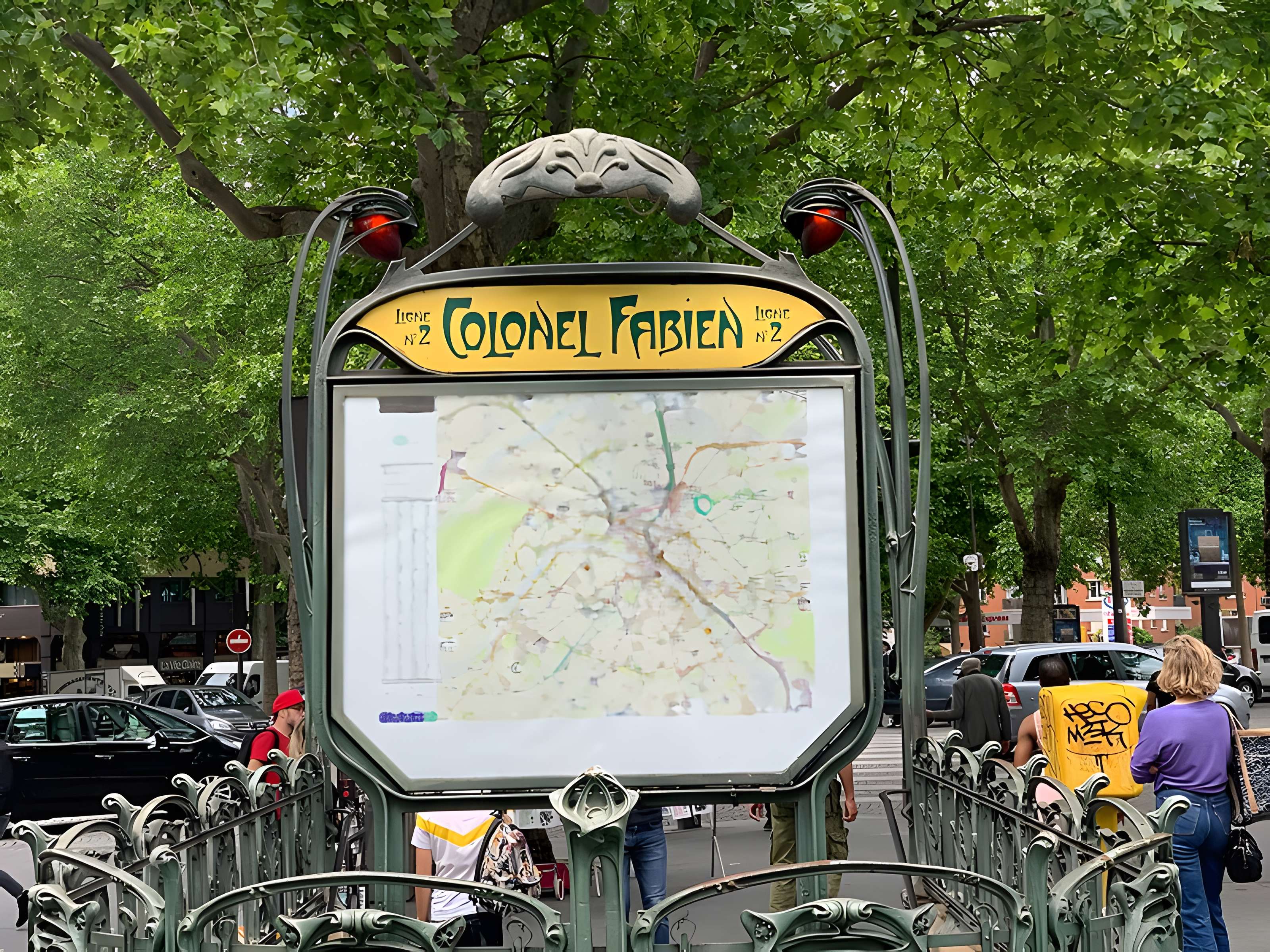 Édicule Guimard de la station Colonel Fabien - Paris 10ème