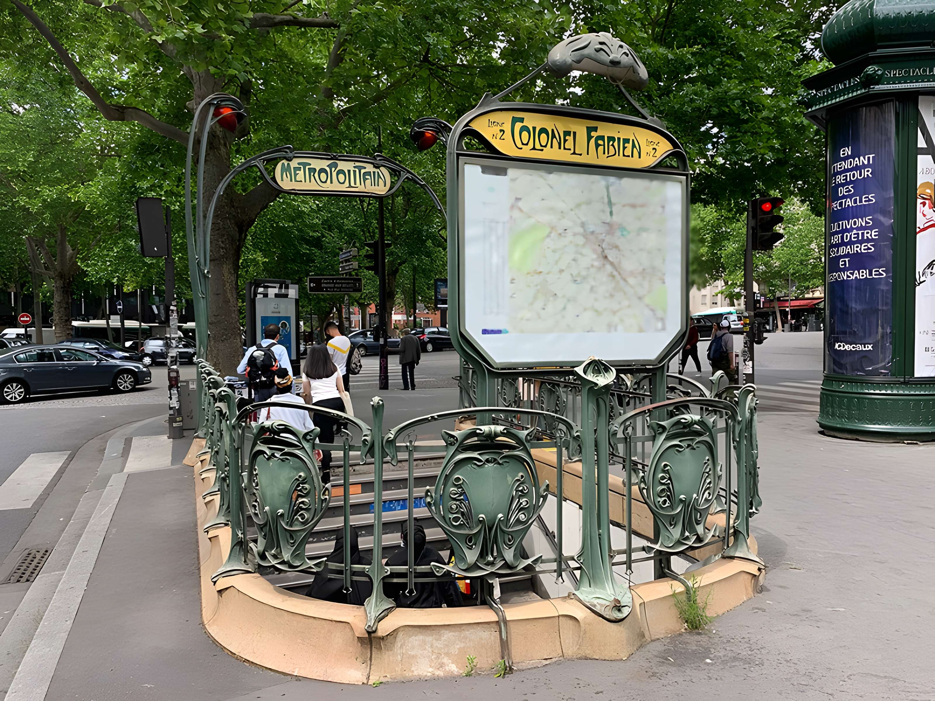 Édicule Guimard de la station Colonel Fabien - Paris 10ème