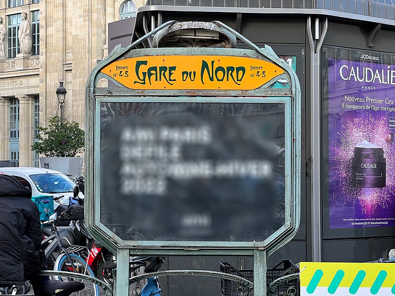 Édicule Guimard de la station Gare du Nord 12 B-D - Paris 10ème