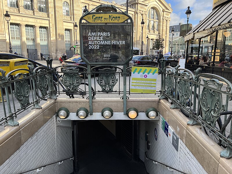 Édicule Guimard de la station Gare du Nord 12 B-D - Paris 10ème