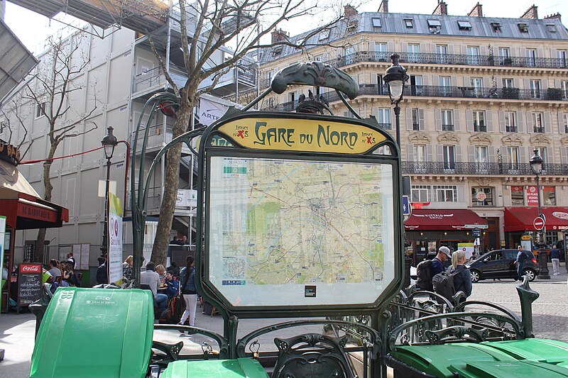 Édicule Guimard de la station Gare du Nord 12 B-D - Paris 10ème