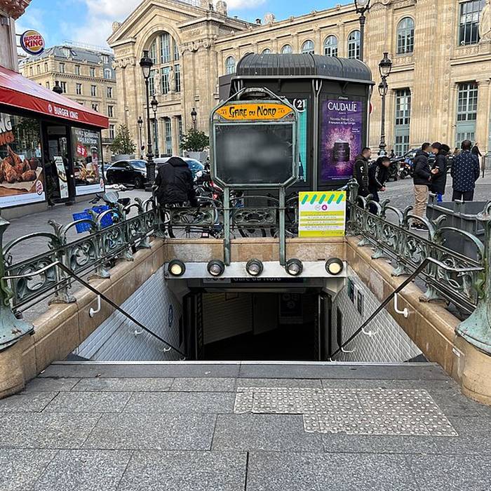 Photo de Édicule Guimard de la station Gare du Nord 12 B-D - Paris 10ème