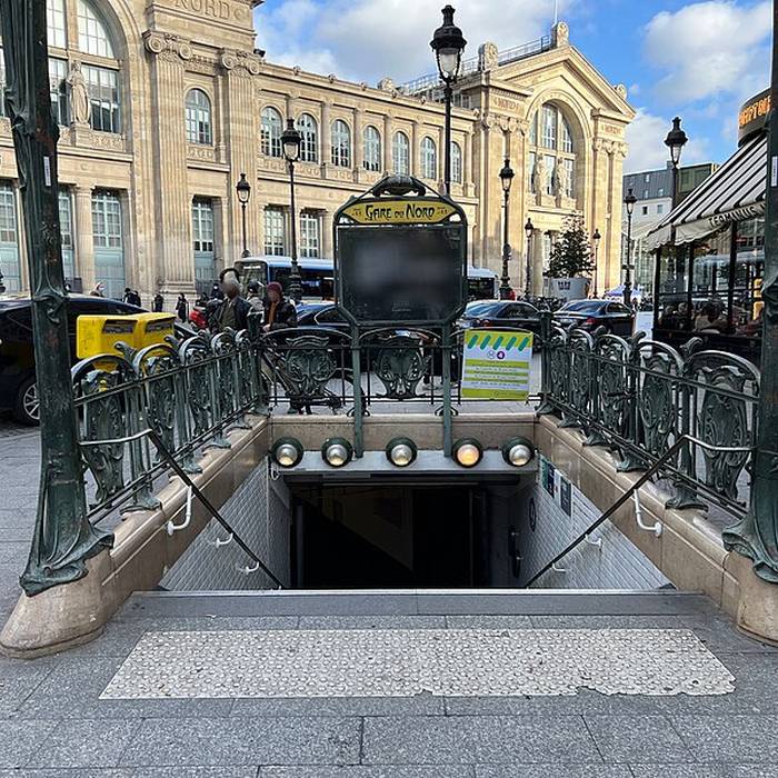 Photo de Édicule Guimard de la station Gare du Nord 12 B-D - Paris 10ème