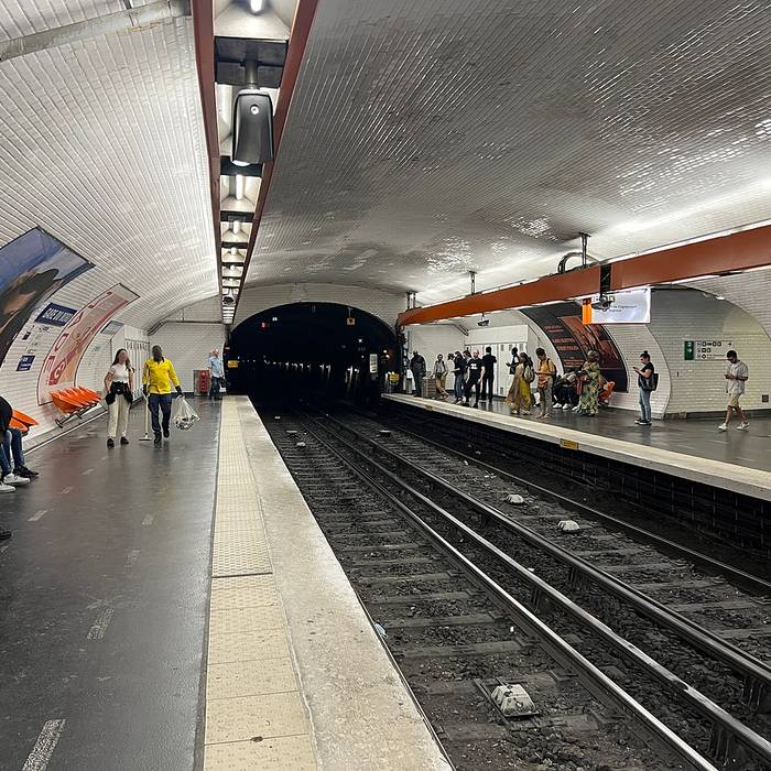 Photo de Édicule Guimard de la station Gare du Nord 12 B-D - Paris 10ème