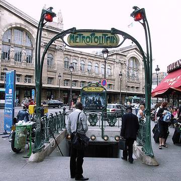 Édicule Guimard de la station Gare du Nord 12 B-D - Paris 10ème