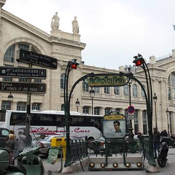 Édicule Guimard de la station Gare du Nord 12 B-D - Paris 10ème