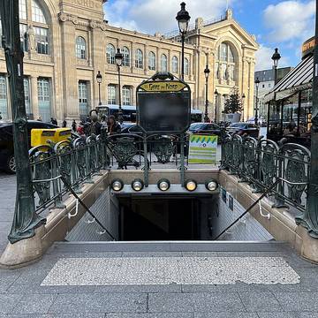 Édicule Guimard de la station Gare du Nord 12 B-D - Paris 10ème