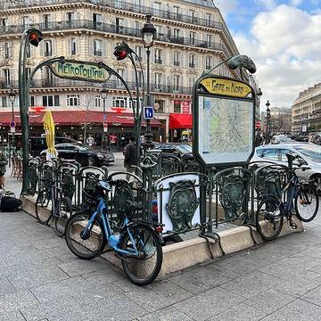 Édicule Guimard de la station Gare du Nord 12 B-D - Paris 10ème