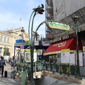 Édicule Guimard de la station Gare du Nord 12 B-D - Paris 10ème