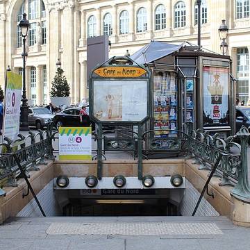 Édicule Guimard de la station Gare du Nord 12 B-D - Paris 10ème