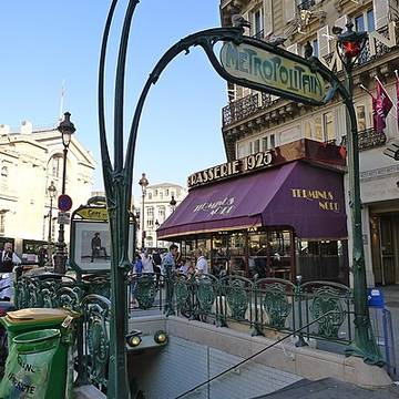 Édicule Guimard de la station Gare du Nord 12 B-D - Paris 10ème