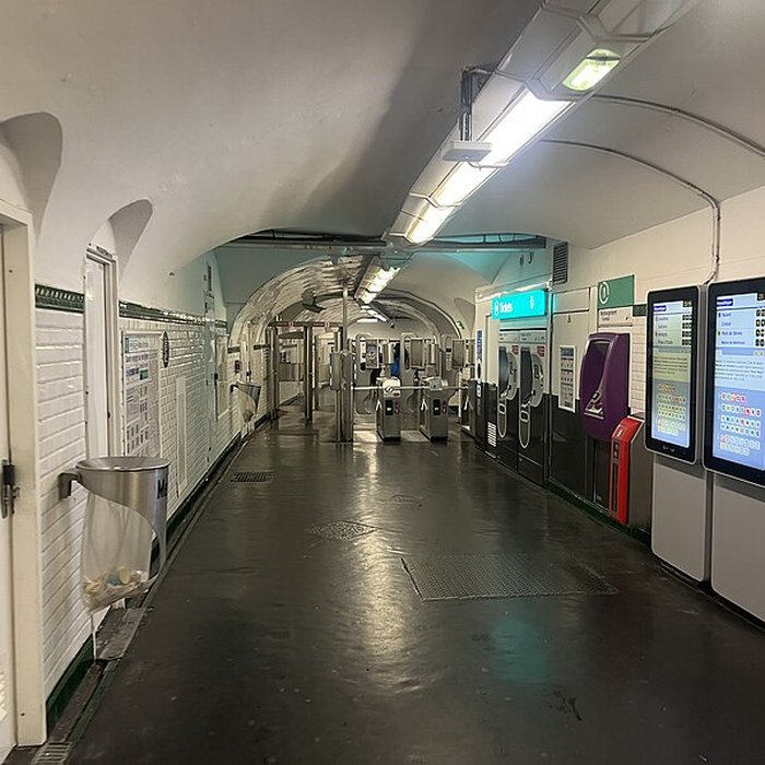 Photo de Édicule Guimard de la station République - Paris 10ème