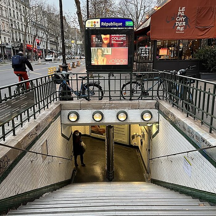 Photo de Édicule Guimard de la station République - Paris 10ème