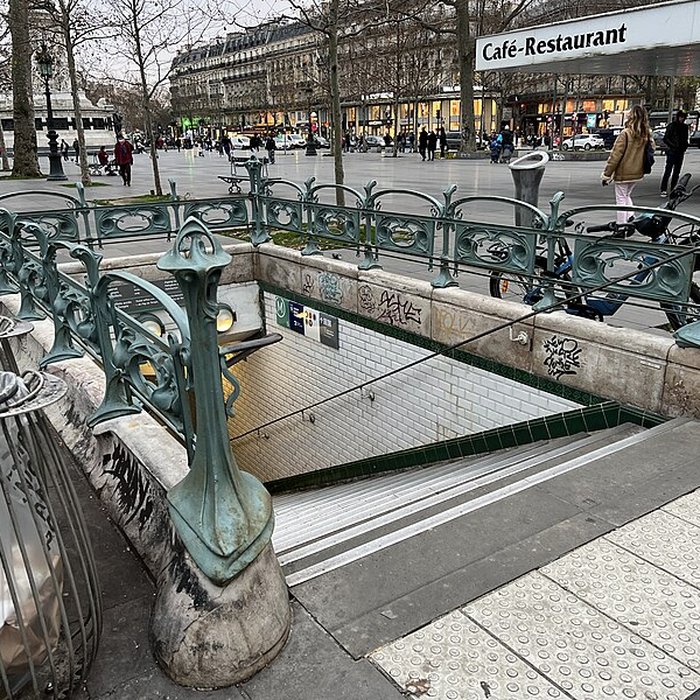 Photo de Édicule Guimard de la station République - Paris 10ème