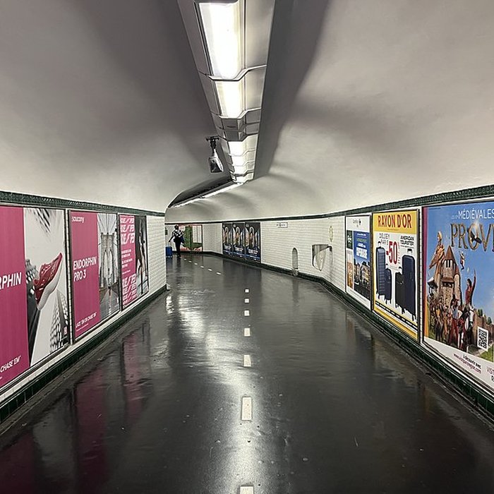 Photo de Édicule Guimard de la station République - Paris 10ème