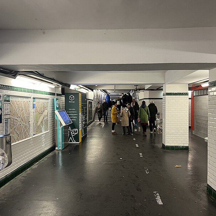 Photo de Édicule Guimard de la station République - Paris 10ème