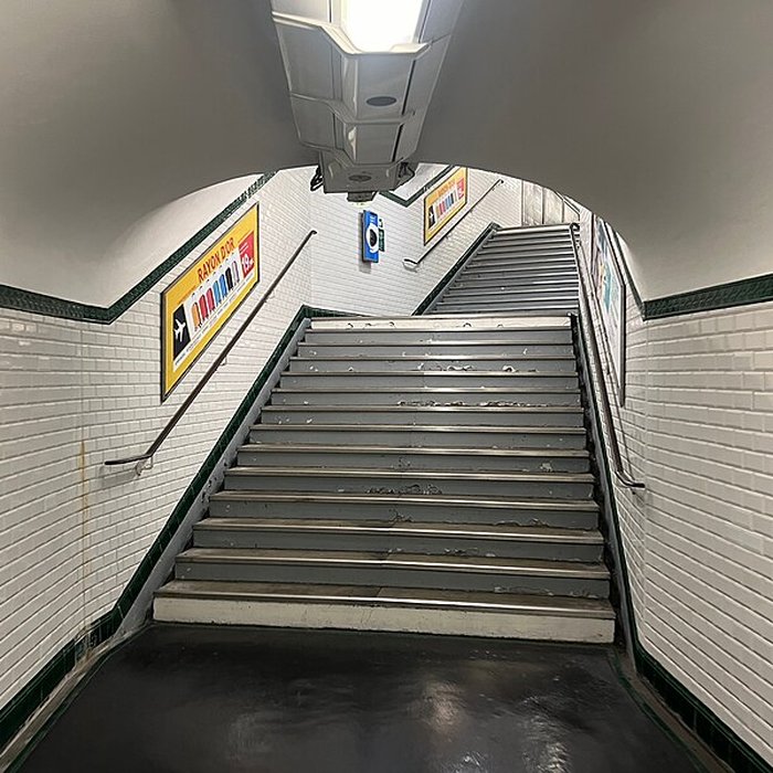 Photo de Édicule Guimard de la station République - Paris 10ème