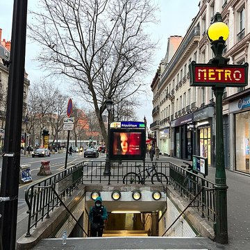 Édicule Guimard de la station République - Paris 10ème