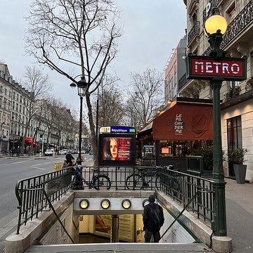 Édicule Guimard de la station République - Paris 10ème