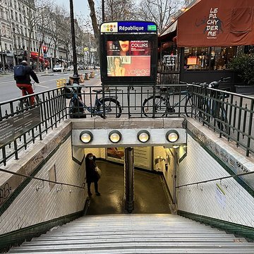 Édicule Guimard de la station République - Paris 10ème