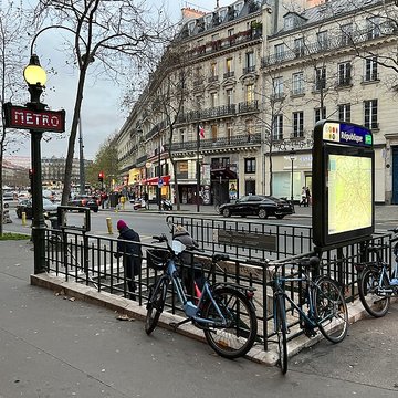 Édicule Guimard de la station République - Paris 10ème