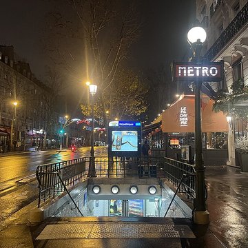 Édicule Guimard de la station République - Paris 10ème