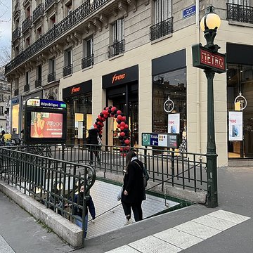 Édicule Guimard de la station République - Paris 10ème