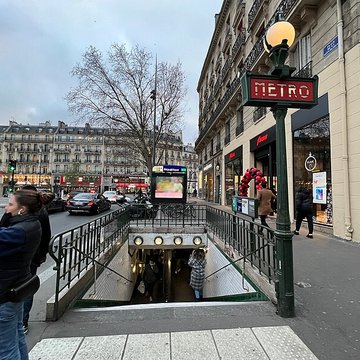 Édicule Guimard de la station République - Paris 10ème