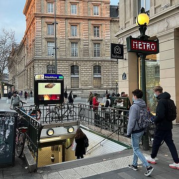 Édicule Guimard de la station République - Paris 10ème