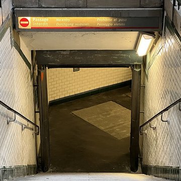 Édicule Guimard de la station République - Paris 10ème