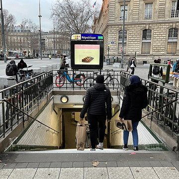 Édicule Guimard de la station République - Paris 10ème