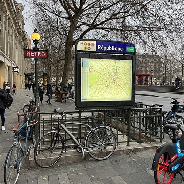 Édicule Guimard de la station République - Paris 10ème