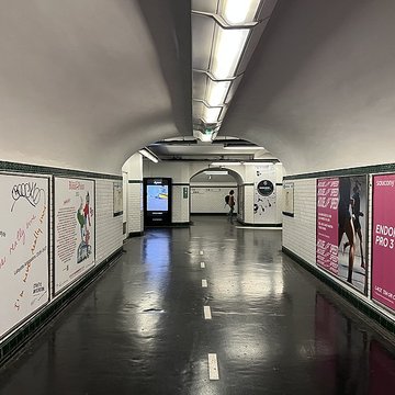 Édicule Guimard de la station République - Paris 10ème