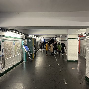Édicule Guimard de la station République - Paris 10ème